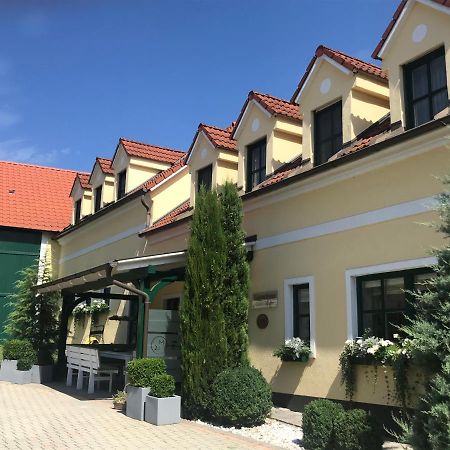 Göttlesbrunn Weingut & Gastezimmer Edelmann المظهر الخارجي الصورة